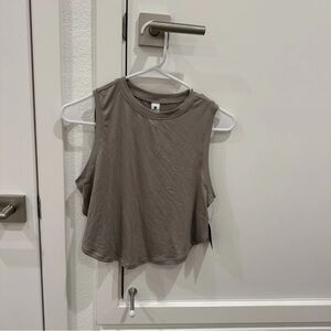 Never worn: 90 Degrees By Reflex Sleeveless Gray Taupe Cropped Top Workout Gym